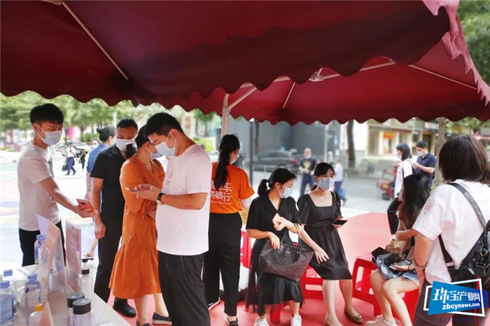 2020深圳国际珠宝展,珠宝人的指定座驾还是港福珠宝免费专车 2020深圳国际珠宝展,珠宝人的指定座驾还是港福珠宝免费专车