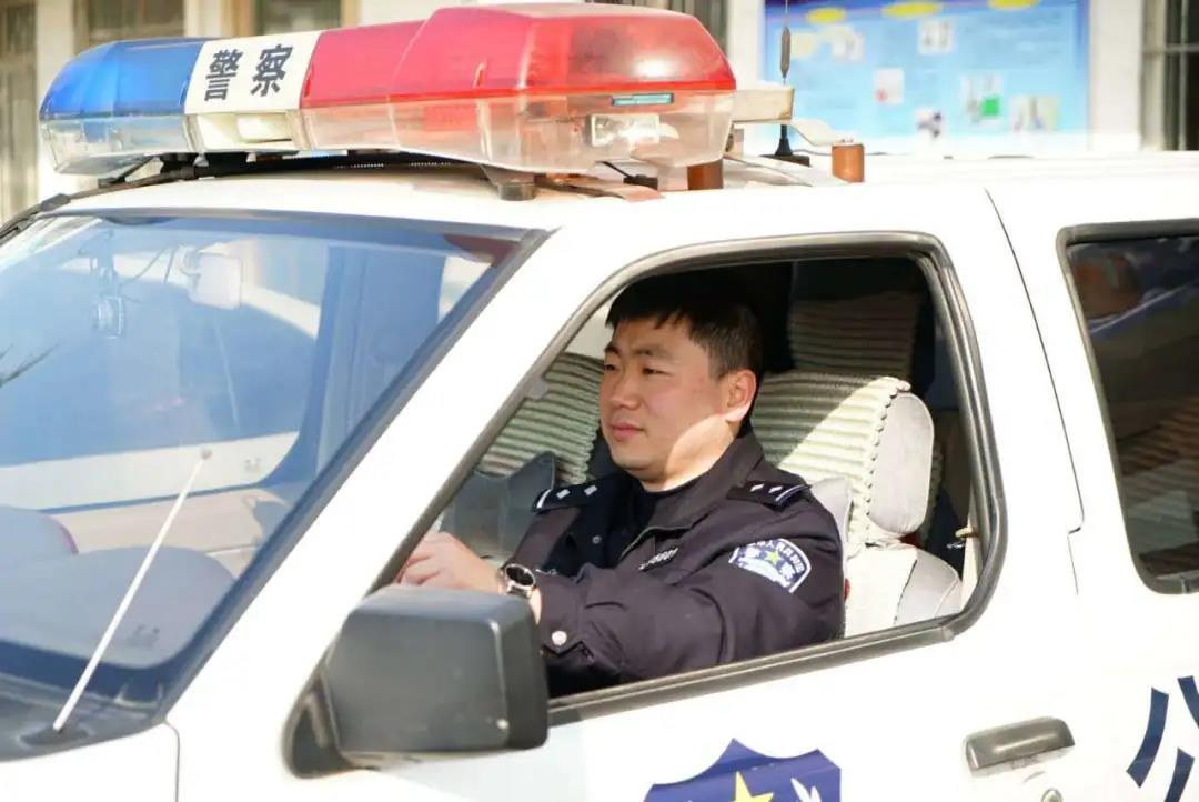 从警察到律师的转变:走出舒适圈,做一个有温度的法律人 从警察到律师的转变:走出舒适圈,做一个有温度的法律人