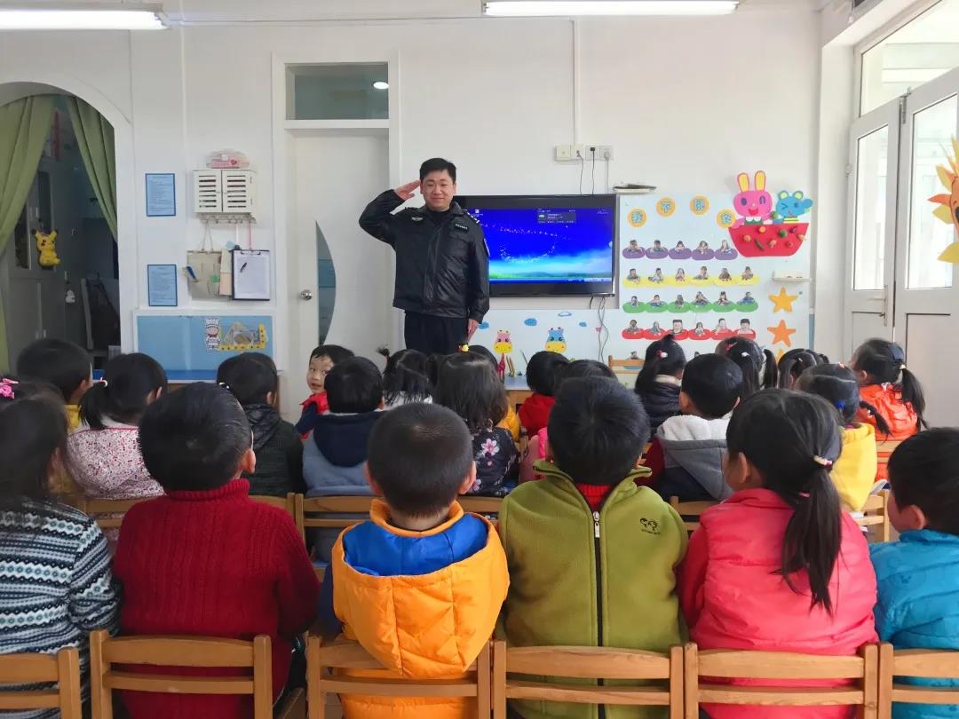 从警察到律师的转变:走出舒适圈,做一个有温度的法律人 从警察到律师的转变:走出舒适圈,做一个有温度的法律人
