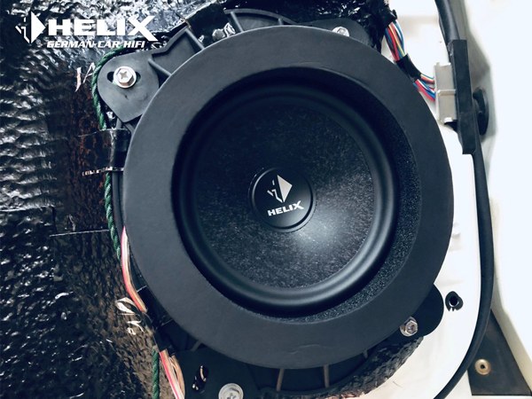 丰田酷路泽升级德国HELIX音响 | 沁人心脾的HI-FI音质，带来完美的音响升级体验