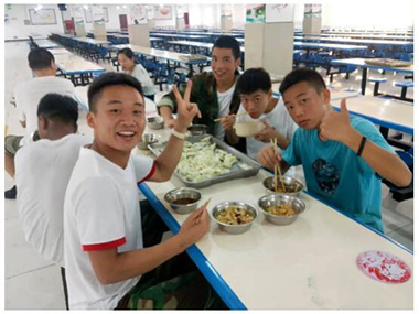 在弘博|“萌新”们的夏令营日常 在弘博|“萌新”们的夏令营日常