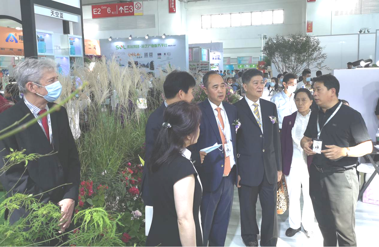 第二十二届中国国际花卉园艺展览会——陈砦花卉园艺作品《合》
