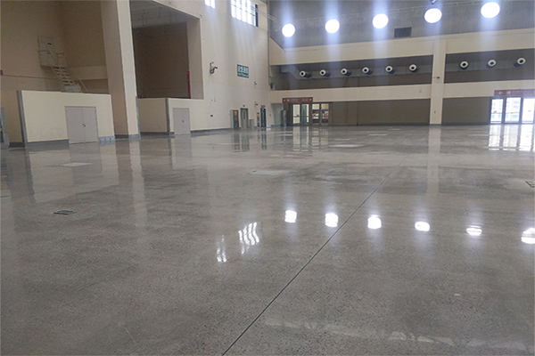 混凝土密封固化剂地坪,瞬间让地面变得色彩光滑 混凝土密封固化剂地坪,瞬间让地面变得色彩光滑