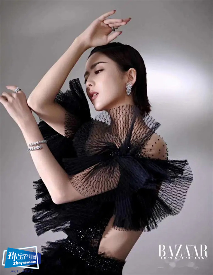佟丽娅穿西装拍时尚大片,珠宝让人大过眼瘾 佟丽娅穿西装拍时尚大片,珠宝让人大过眼瘾