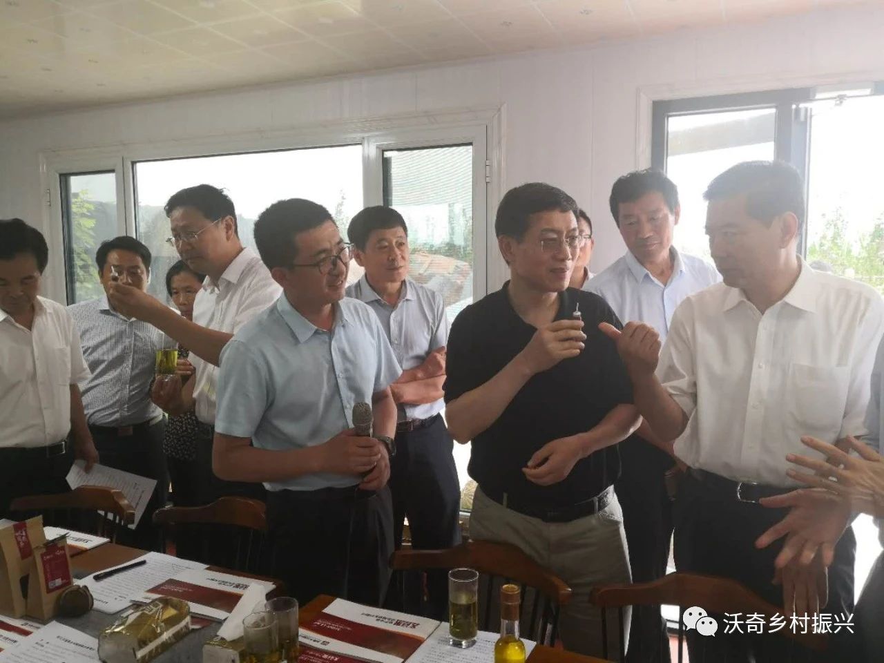 全国人大常委会委员朱明春一行到我司调研文冠果乡村振兴产业 全国人大常委会委员朱明春一行到我司调研文冠果乡村振兴产业