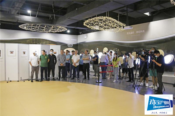 全球馆藏琥珀珍品图片展在松岗世纪琥珀博物馆亮相 全球馆藏琥珀珍品图片展在松岗世纪琥珀博物馆亮相