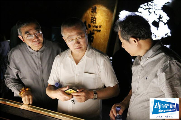全球馆藏琥珀珍品图片展在松岗世纪琥珀博物馆亮相 全球馆藏琥珀珍品图片展在松岗世纪琥珀博物馆亮相