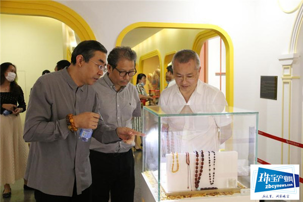 全球馆藏琥珀珍品图片展在松岗世纪琥珀博物馆亮相 全球馆藏琥珀珍品图片展在松岗世纪琥珀博物馆亮相
