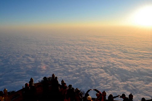 登峨嵋圣山 看天下奇观