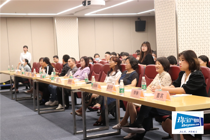 珠宝学院“水贝万山珠宝直播学徒班”预备学徒甄选会举行 珠宝学院“水贝万山珠宝直播学徒班”预备学徒甄选会举行