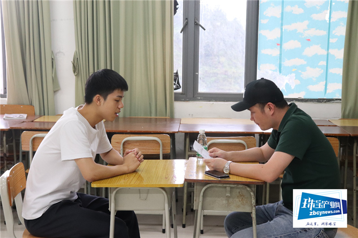 珠宝学院“水贝万山珠宝直播学徒班”预备学徒甄选会举行 珠宝学院“水贝万山珠宝直播学徒班”预备学徒甄选会举行