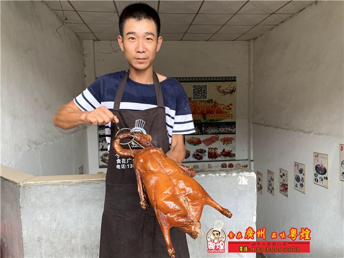 今天学员制作深井烧鹅出品