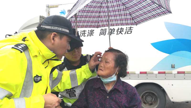 传承中华美德,弘扬奉献精神——浙江盛安钱江景区安保队队长马思源及时施救受伤老奶奶获赞扬 传承中华美德,弘扬奉献精神——浙江盛安钱江景区安保队队长马思源及时施救受伤老奶奶获赞扬