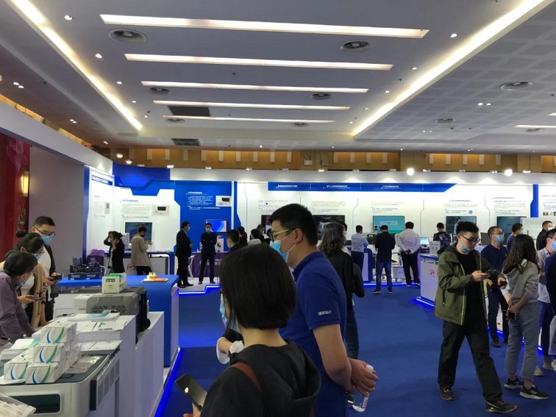 課題組科研成果參加學校舉行的“新醫科與醫工結合”建設成果展 課題組科研成果參加學校舉行的“新醫科與醫工結合”建設成果展