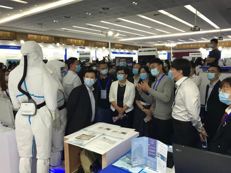 課題組科研成果參加學校舉行的“新醫科與醫工結合”建設成果展 課題組科研成果參加學校舉行的“新醫科與醫工結合”建設成果展