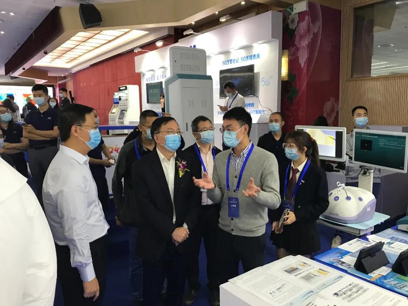 課題組科研成果參加學校舉行的“新醫科與醫工結合”建設成果展 課題組科研成果參加學校舉行的“新醫科與醫工結合”建設成果展