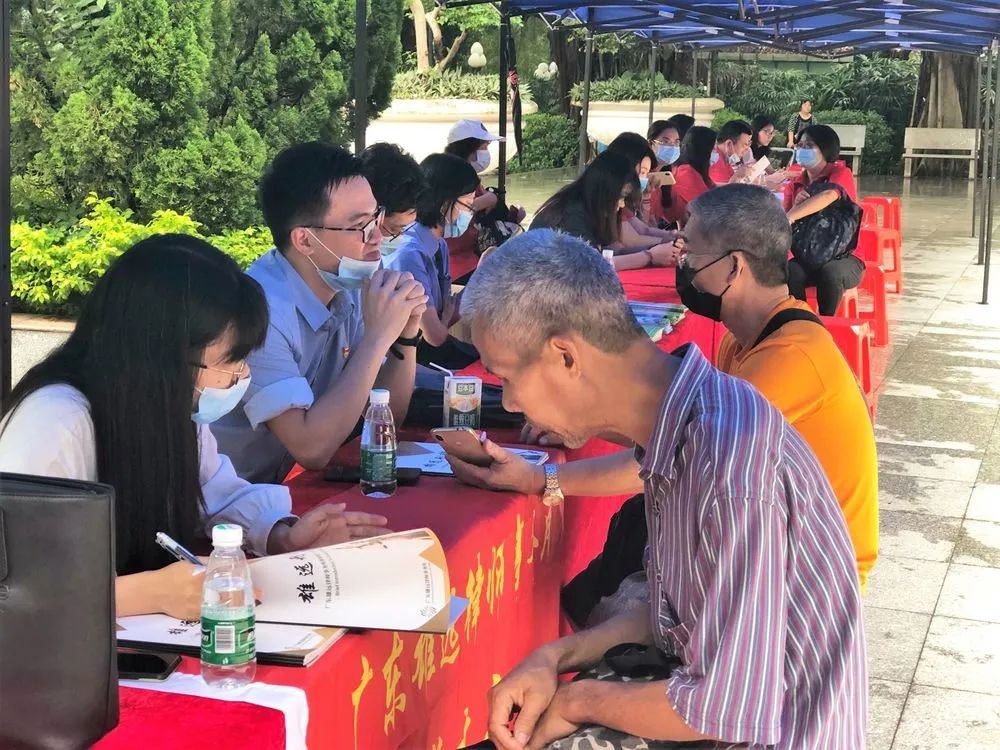 雄远党建|“党旗飘扬、党徽闪亮”——我所党支部参加党建统领文明行动进社区活动