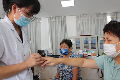 长丰县中医院开展中医药适宜技术进社区 免费体验活动