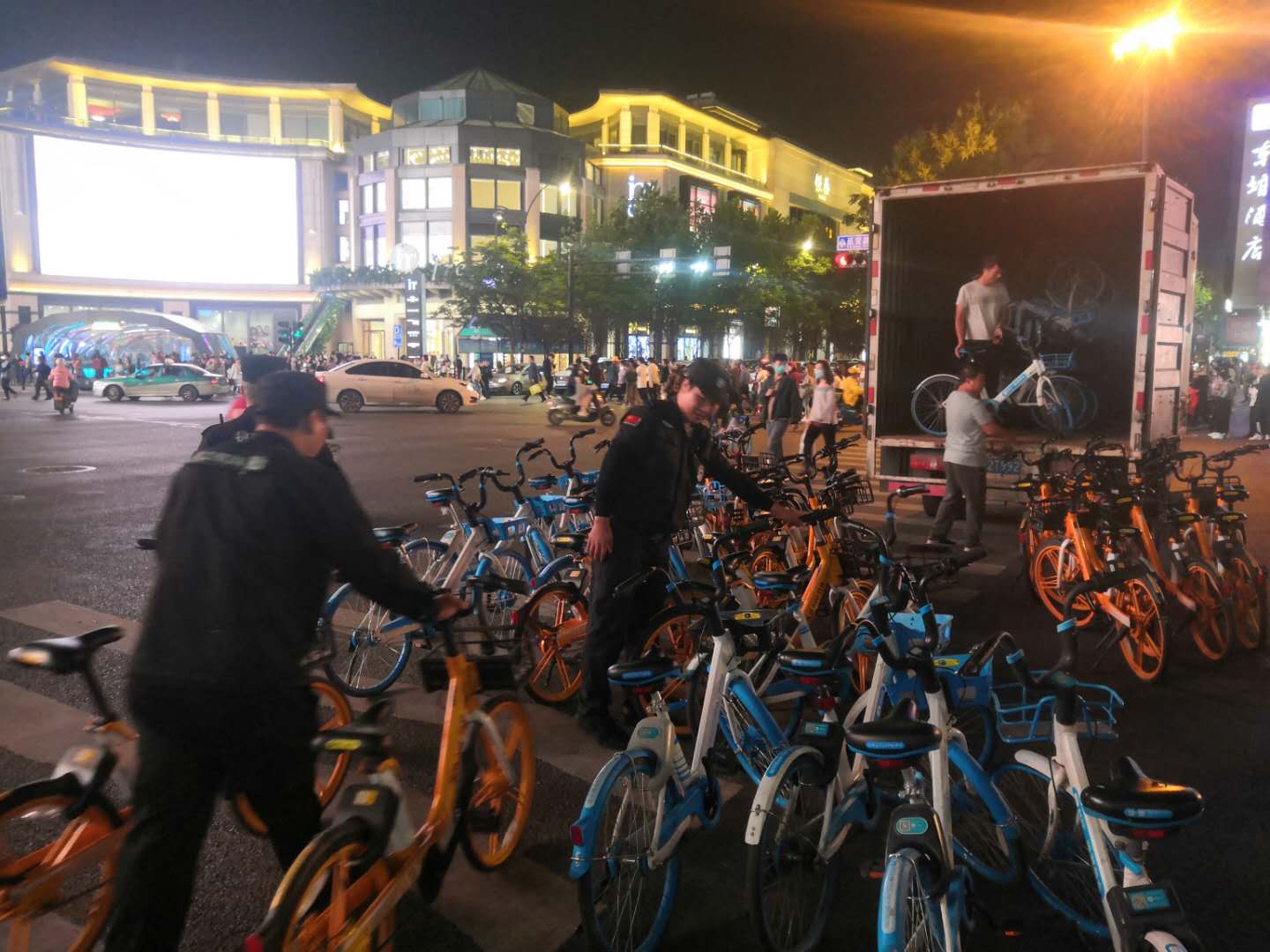 城市的“美容师”——浙江盛安协管助力市容维护,共同推进城市文明进程 城市的“美容师”——浙江盛安协管助力市容维护,共同推进城市文明进程