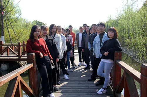 热烈祝贺我校赵小平老师被评为成都市双流区“优秀班主任” 热烈祝贺我校赵小平老师被评为成都市双流区“优秀班主任”