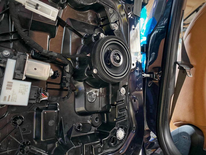 宝马325升级德国MATCH专车专用音响，尽情倘佯在缤纷多彩的音乐世界里