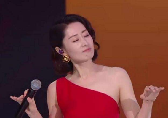 40岁女演员无戏可拍?她44岁却五戏同档! 40岁女演员无戏可拍?她44岁却五戏同档!