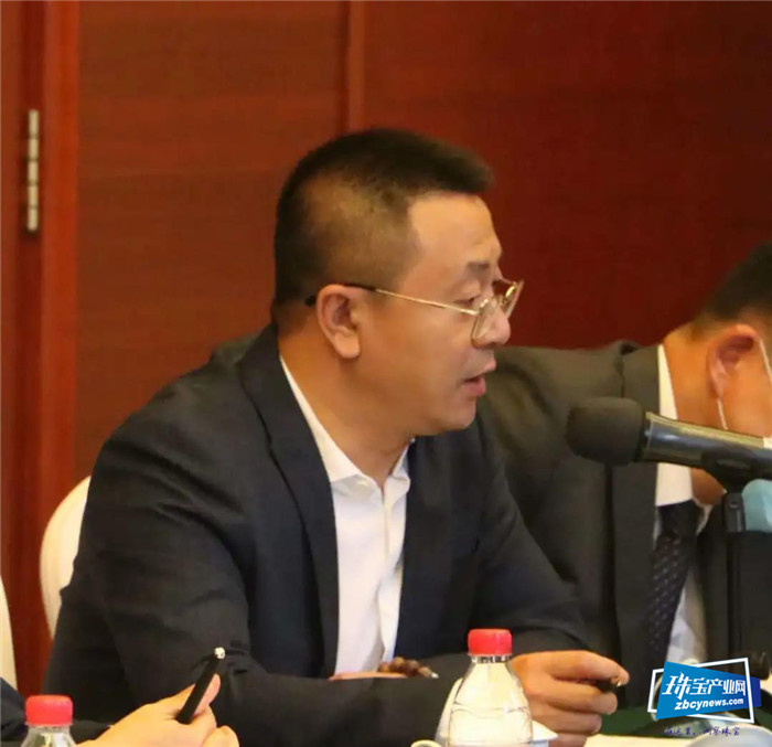 中国珠宝玉石首饰行业协会彩色宝石分会换届大会举行 中国珠宝玉石首饰行业协会彩色宝石分会换届大会举行