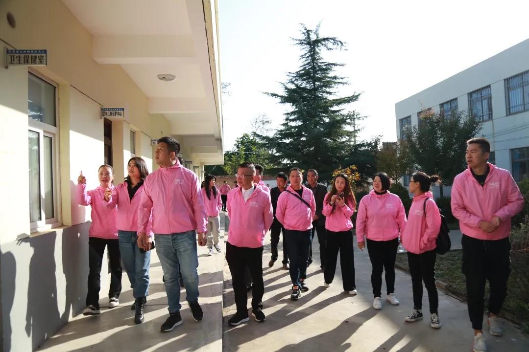 用爱点燃希望|葆蒂兰国际“幸福丝带•爱的践行”走进陕西关路小学爱心助学公益行! 用爱点燃希望|葆蒂兰国际“幸福丝带•爱的践行”走进陕西关路小学爱心助学公益行!