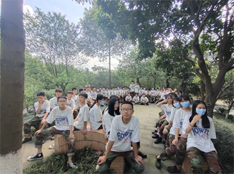 泼一抹墨色 班风脉脉 调几声弦音 文艺悠悠 泼一抹墨色 班风脉脉 调几声弦音 文艺悠悠