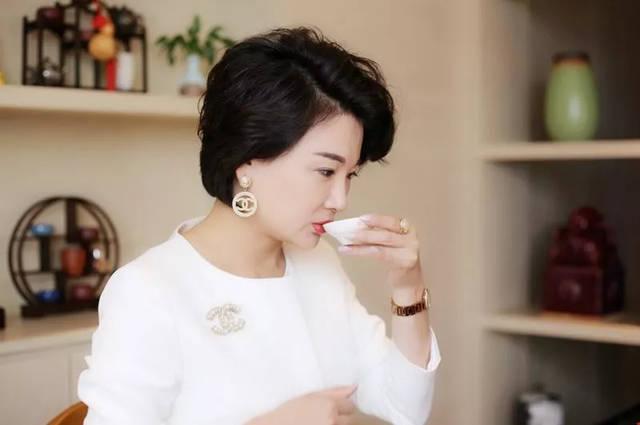 河南创业女神李双宏：借款2万元创办李双双美容院 爱美成就的事业