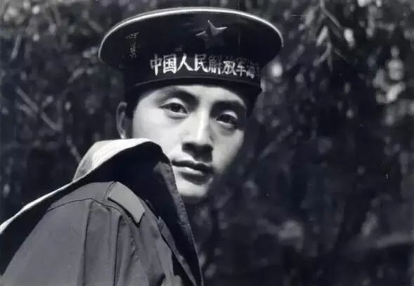 八一特辑 | 他们是艺术家,也是军人 八一特辑 | 他们是艺术家,也是军人