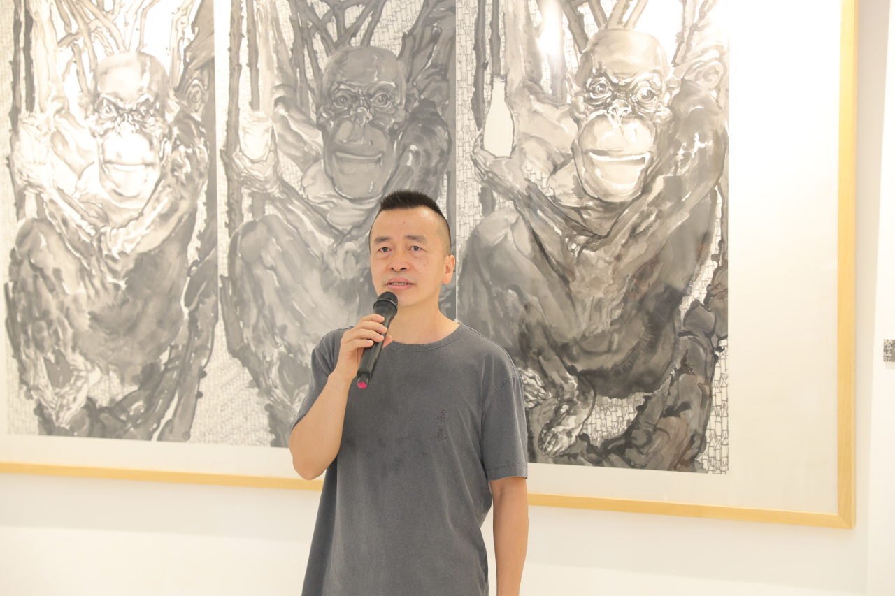 他,埋头艺考28年,桃李满天下,今天才办了自己的个展。 他,埋头艺考28年,桃李满天下,今天才办了自己的个展。