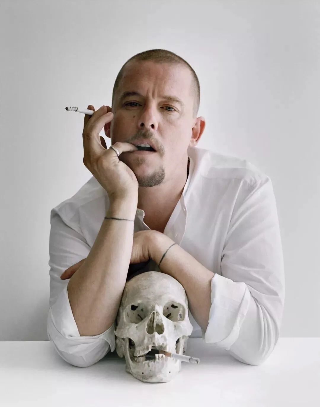 时尚圈的离经叛道者——Alexander McQueen 时尚圈的离经叛道者——Alexander McQueen