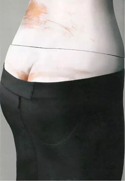 时尚圈的离经叛道者——Alexander McQueen 时尚圈的离经叛道者——Alexander McQueen