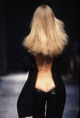 时尚圈的离经叛道者——Alexander McQueen 时尚圈的离经叛道者——Alexander McQueen