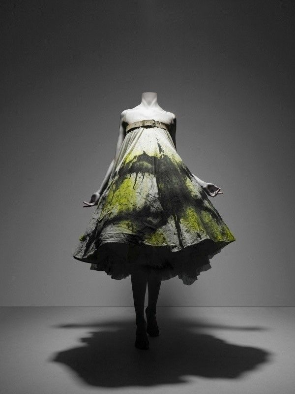 时尚圈的离经叛道者——Alexander McQueen 时尚圈的离经叛道者——Alexander McQueen