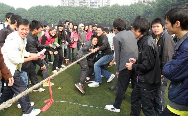 适合大学同学聚会时玩的游戏 适合大学同学聚会时玩的游戏