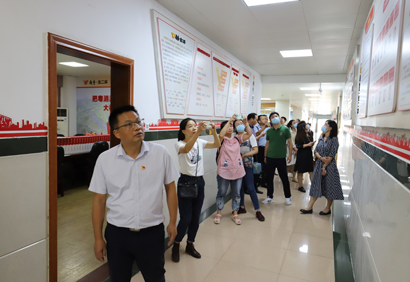 梧州市城建投资发展集团有限公司一行莅临北二环公司开展党建工作交流