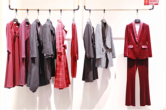 女士礼服智能定制品牌“正宫FOR QUEEN”郑州首店光耀启幕 女士礼服智能定制品牌“正宫FOR QUEEN”郑州首店光耀启幕