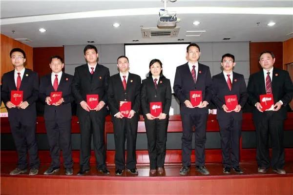 徐晓明:从庭长到律师,品味多彩人生——写在从法官转行律师两年之际 徐晓明:从庭长到律师,品味多彩人生——写在从法官转行律师两年之际