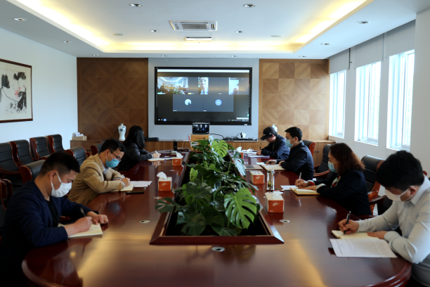 校党委召开中心组专题学习习近平关于统筹推进疫情防控和经济社会发展工作讲话精神