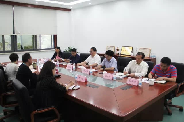 桂林市委常委、组织部部长彭东光莅临桂林南药调研指导