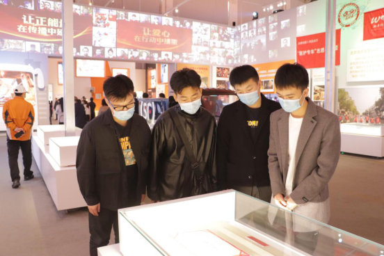 人民至上,生命至上 我院组织党员教职工及入党积极分子 到武汉客厅参观抗疫专题展览 人民至上,生命至上 我院组织党员教职工及入党积极分子 到武汉客厅参观抗疫专题展览