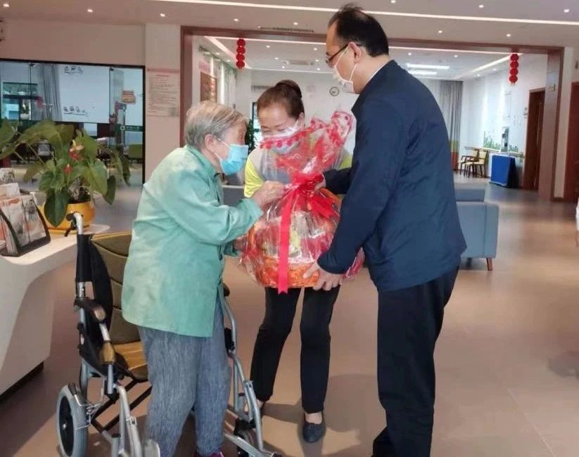 国寿健投公司党委书记、总裁孔德昌一行赴深圳社区养老项目调研