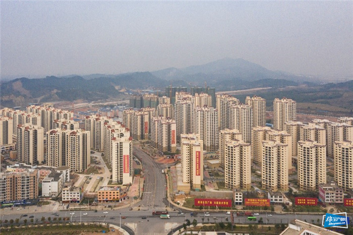 全力东融,“双飞地”经济模式成效显著——广西黄金珠宝产业园落地,产城融合造福平桂 全力东融,“双飞地”经济模式成效显著——广西黄金珠宝产业园落地,产城融合造福平桂