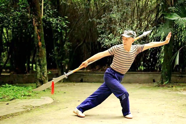 《当代杰出武林人物传》第九回：承家学幼年习武艺  骆开成传承芦林拳