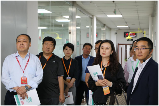 第三届中国（甘肃）中医药产业博览会首日喜迎庞国芳院士、闫希军主席莅临公司指导