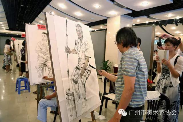 广州市美协人物画艺委会为环卫工作者送慰问、画肖像 广州市美协人物画艺委会为环卫工作者送慰问、画肖像