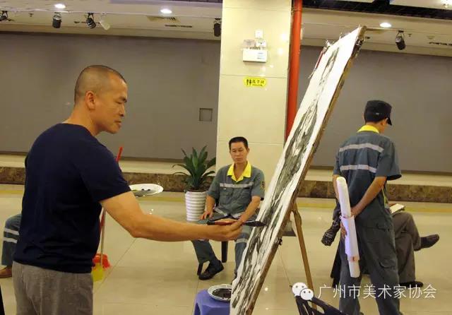广州市美协人物画艺委会为环卫工作者送慰问、画肖像 广州市美协人物画艺委会为环卫工作者送慰问、画肖像