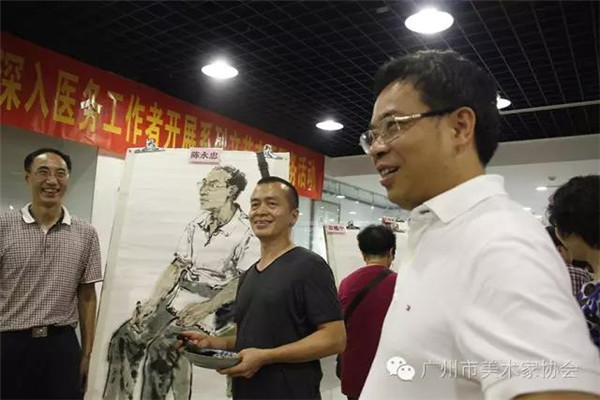 敬业奉献 大爱无边——陈永忠院长参加广州市美协人物画艺委会画家绘画“白衣天使” 敬业奉献 大爱无边——陈永忠院长参加广州市美协人物画艺委会画家绘画“白衣天使”
